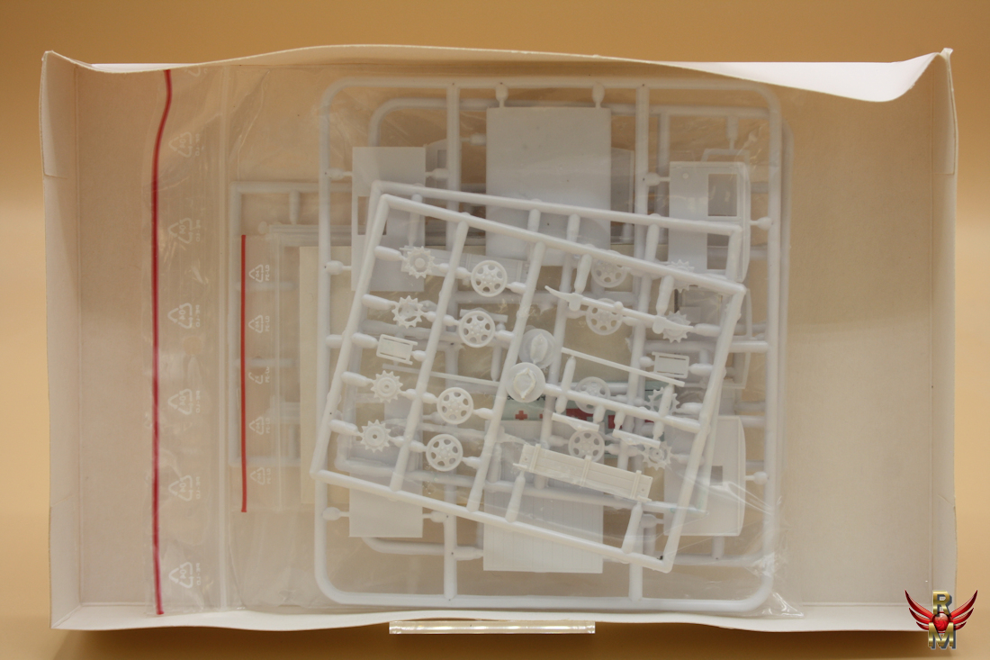 ACE 1/72 Raupenschlepper OST RSO Ambulance