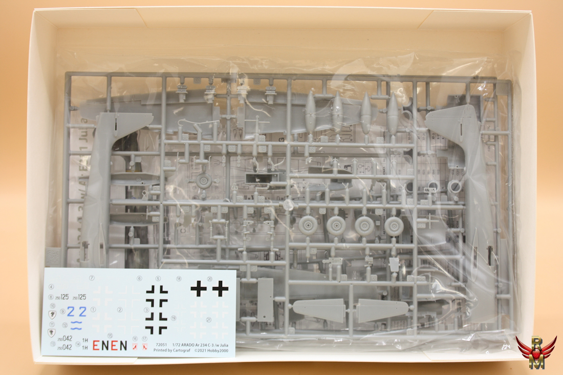 Hobby 2000 1/72 Arado Ar 234 C-3 with Ar E381 Julia