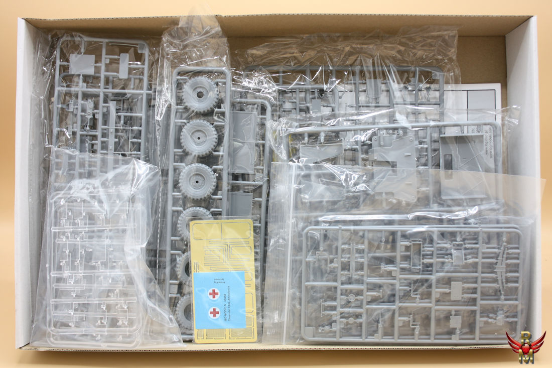 IBG Models 1/35 Chevrolet C60L Ambulance