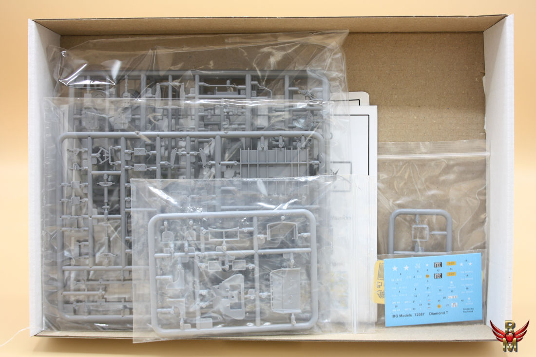IBG Models 1/72 Diamond T 972 Dumptruck Softcab