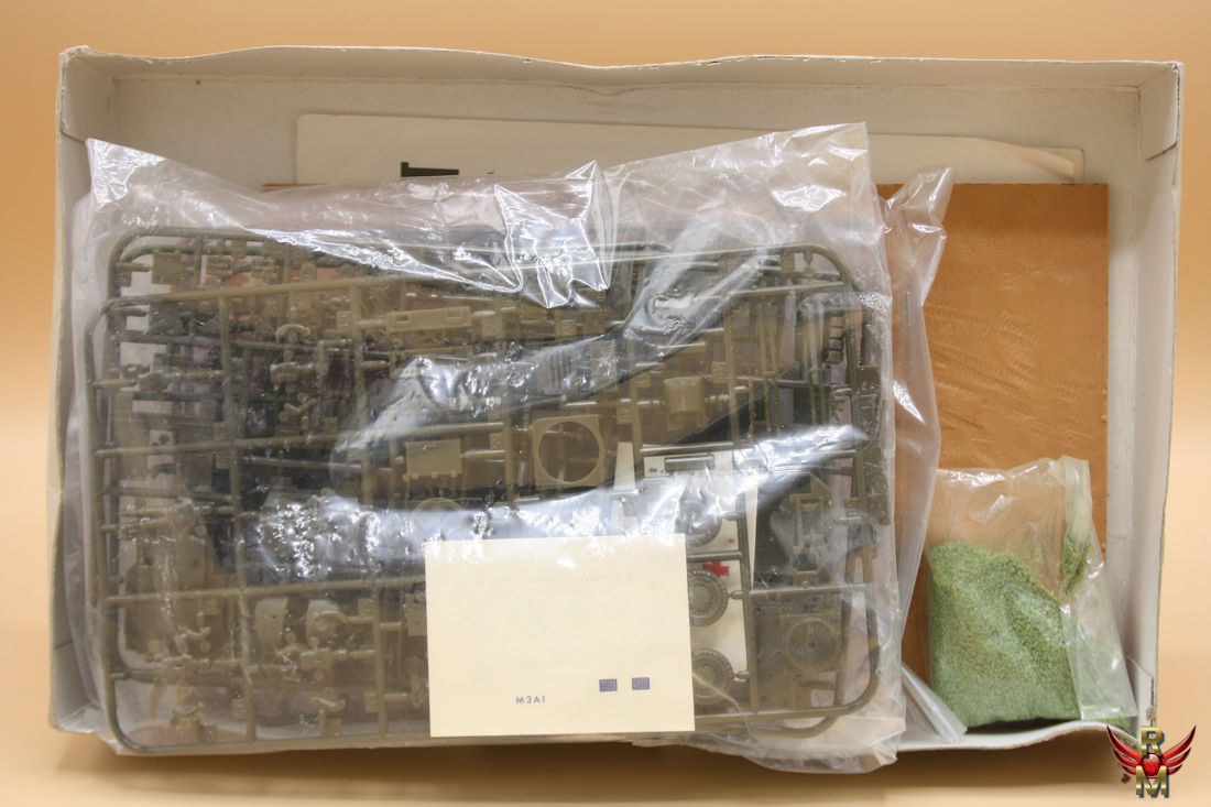 Nitto 1/76 M3A1 Halftrack Set Diorama Set