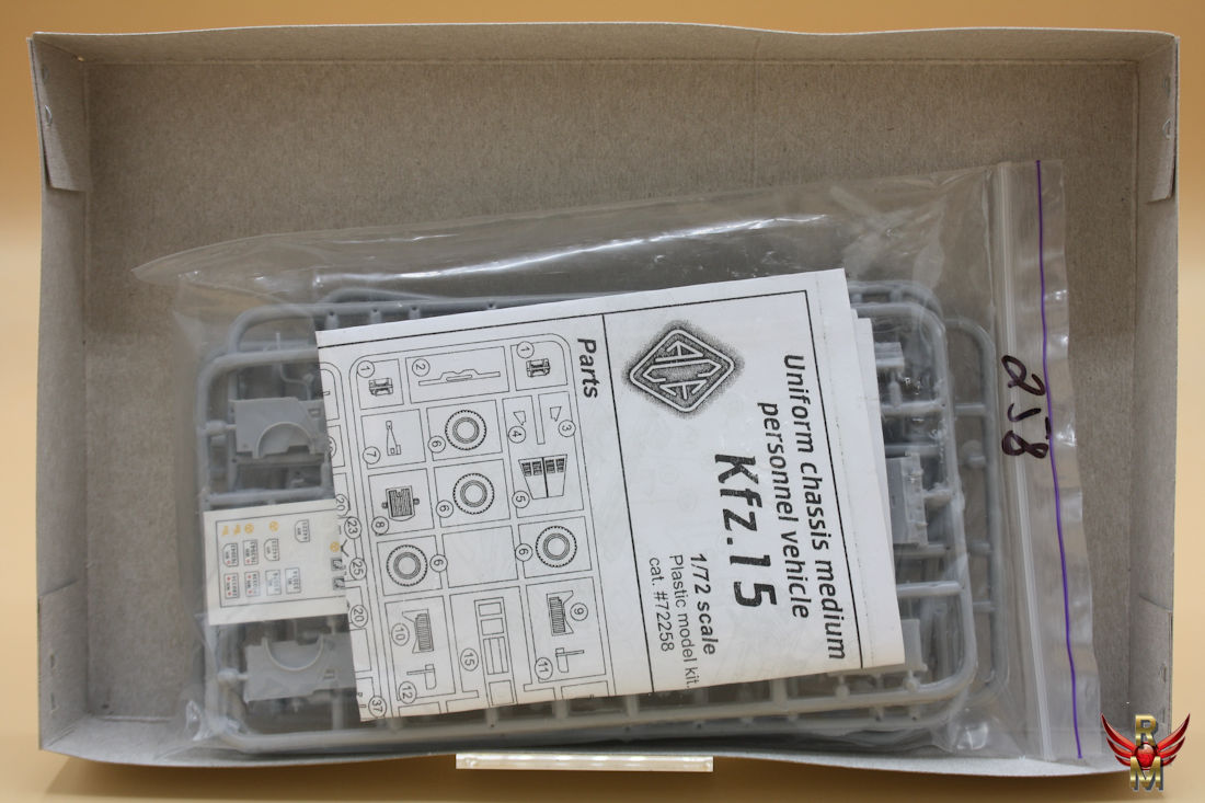 ACE 1/72 Uniform chassis medium personnel carrier vehicle Kfz 15