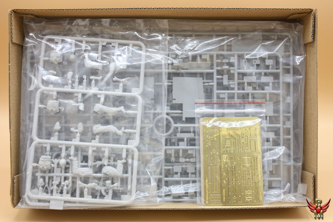 Riich Models 1/35 Universal Carrier Mk I with Crew