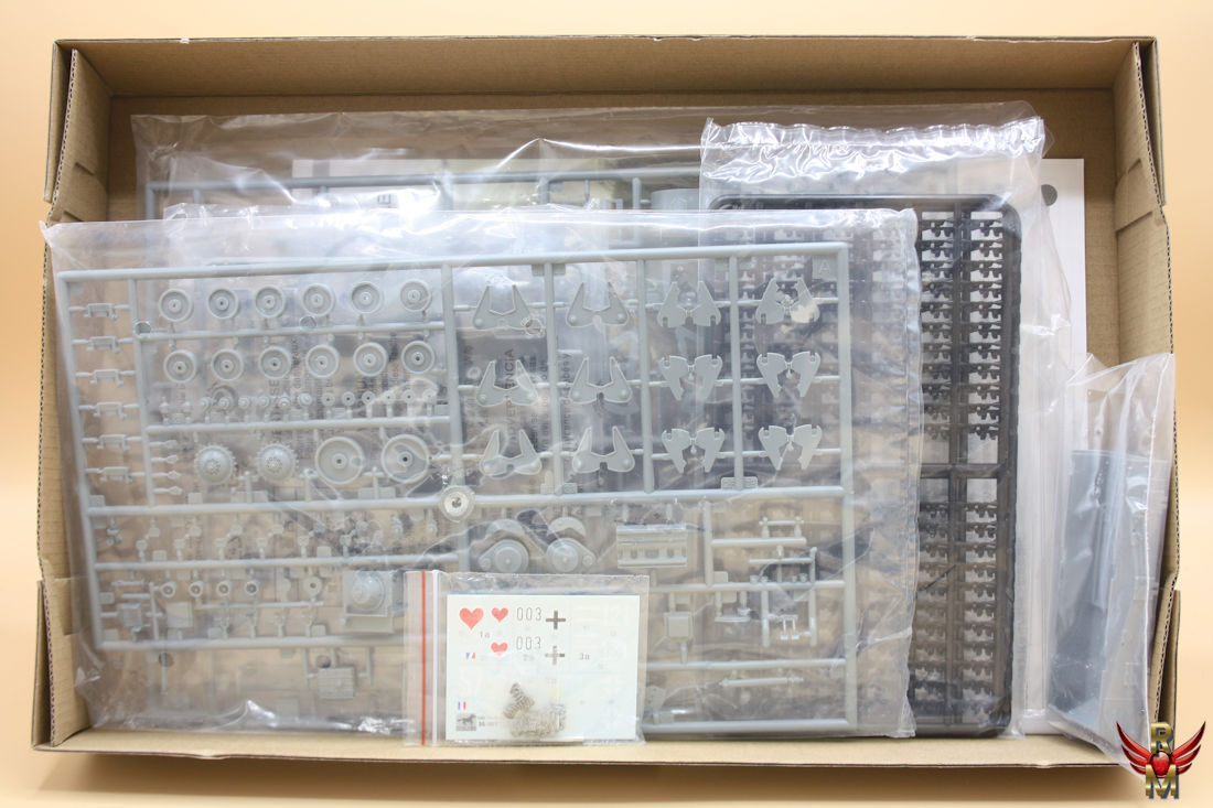 Bronco Models 1/35 French H39 Hotchkiss Light Tank