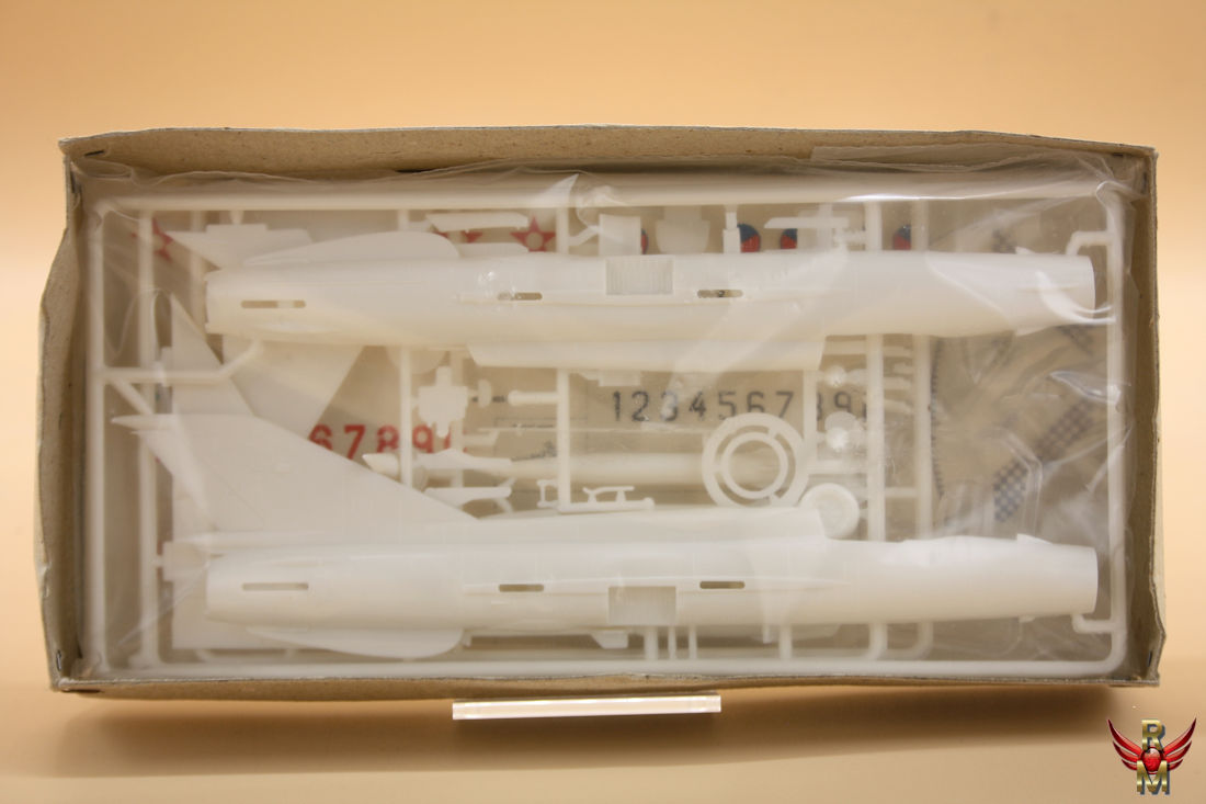 Kovozávody Prostějov 1/72 Mig 21MF