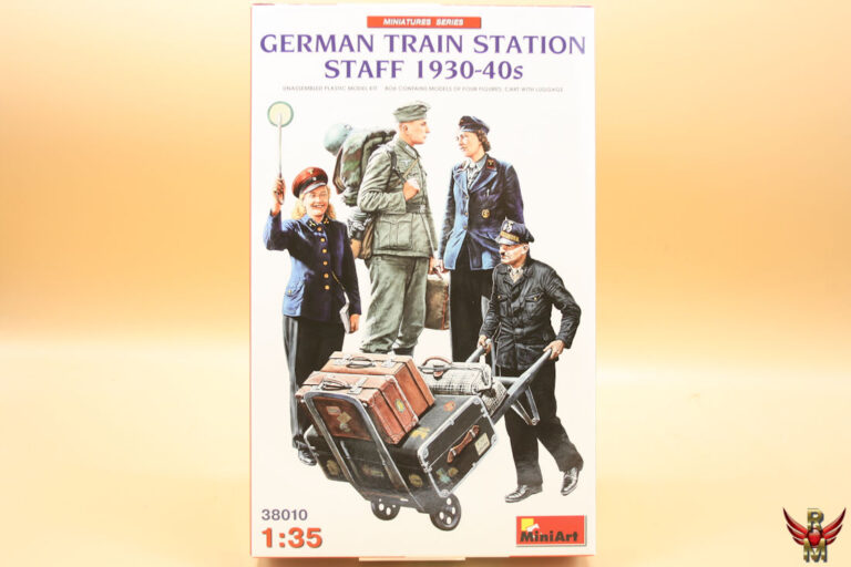 MiniArt 1/35 German Train Station Staff 1930-40s