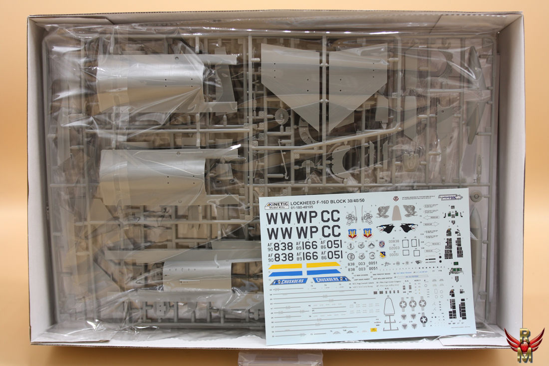 Kinetic 1/48 F-16D Block 30/40/50 USAF GOLD