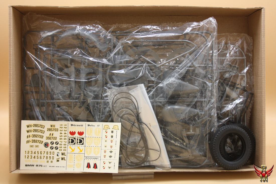 ESCI 1/9 Germany BMW R/75 A/1 solo Motorcycle with Machine Gun