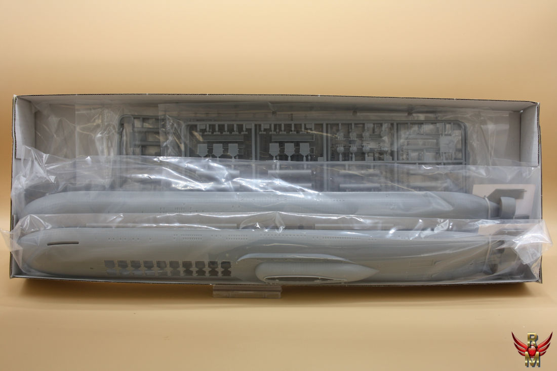 HobbyBoss 1/350 Russian Navy Typhoon Class SSBN