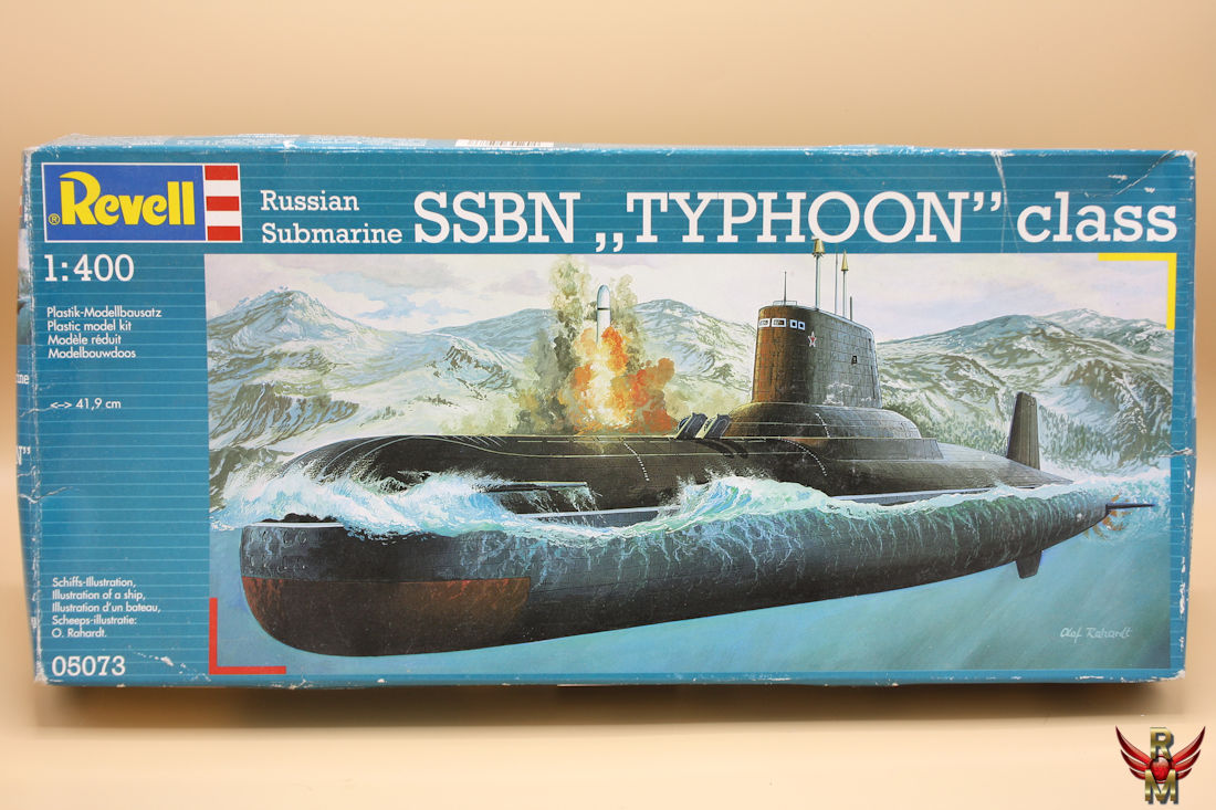 Revell 1/400 Russian Submarine SSBN Typhoon Class