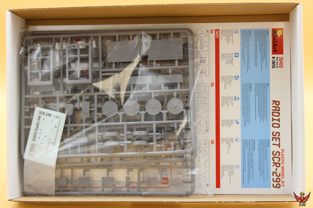MiniArt 1/35 US Radio Set SCR-299