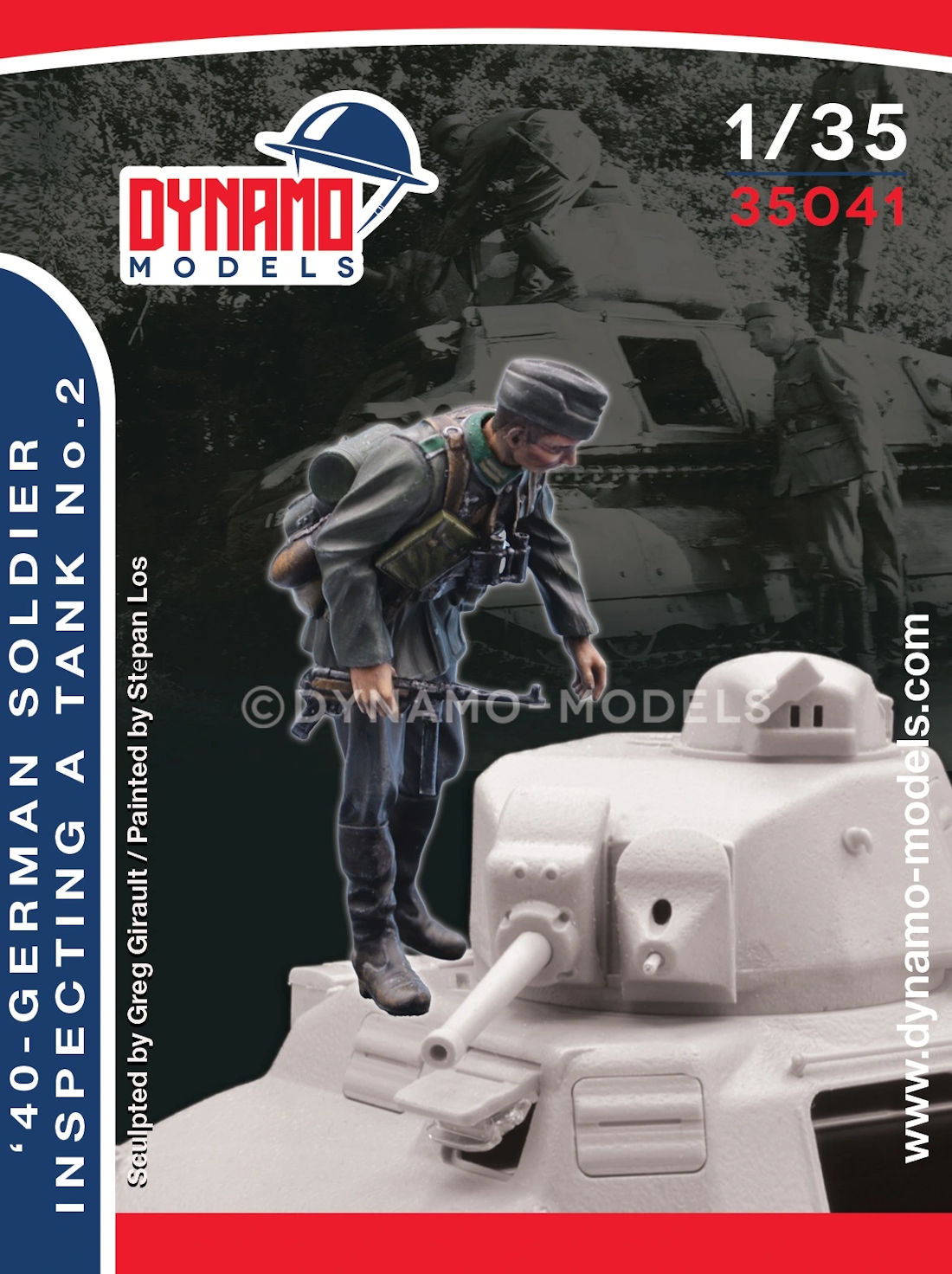 Dynamo Models 1/35 40 – German Soldier Inspecting a tank 2
