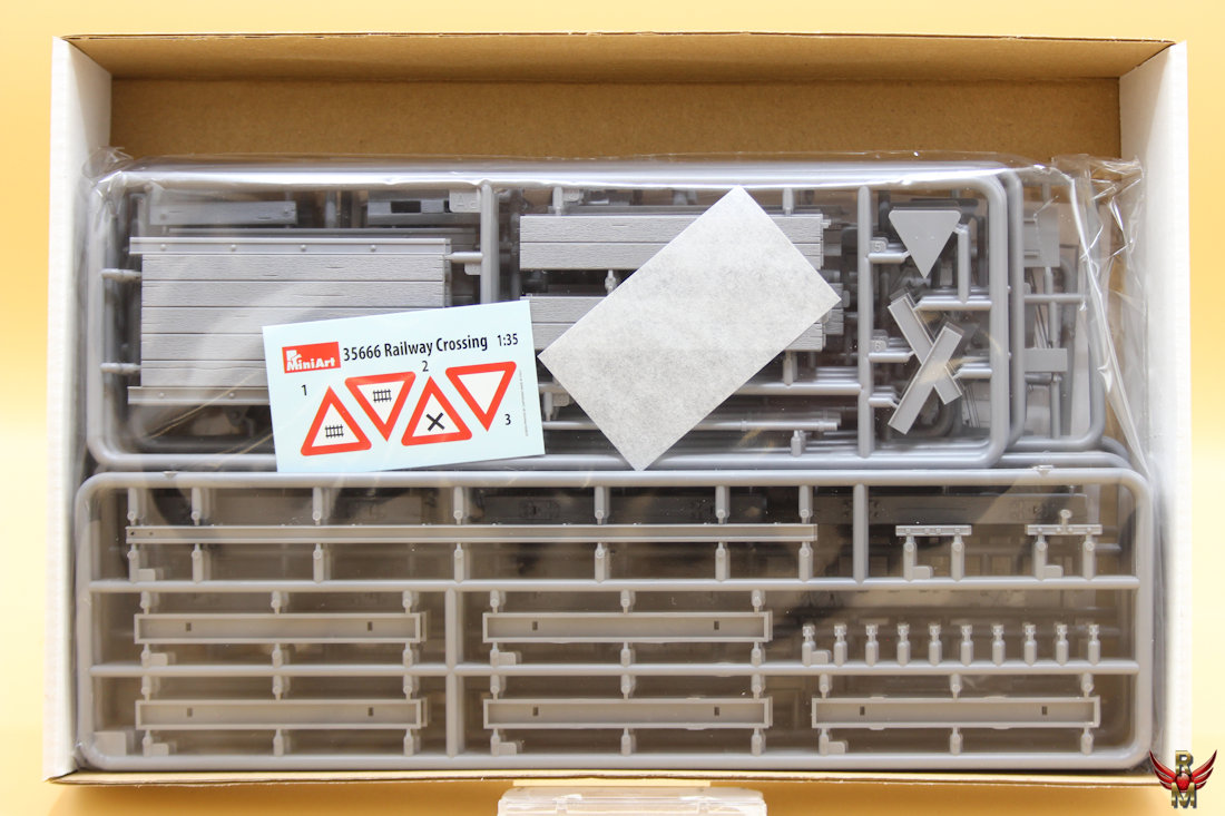 MiniArt 1/35 Railway Crossing