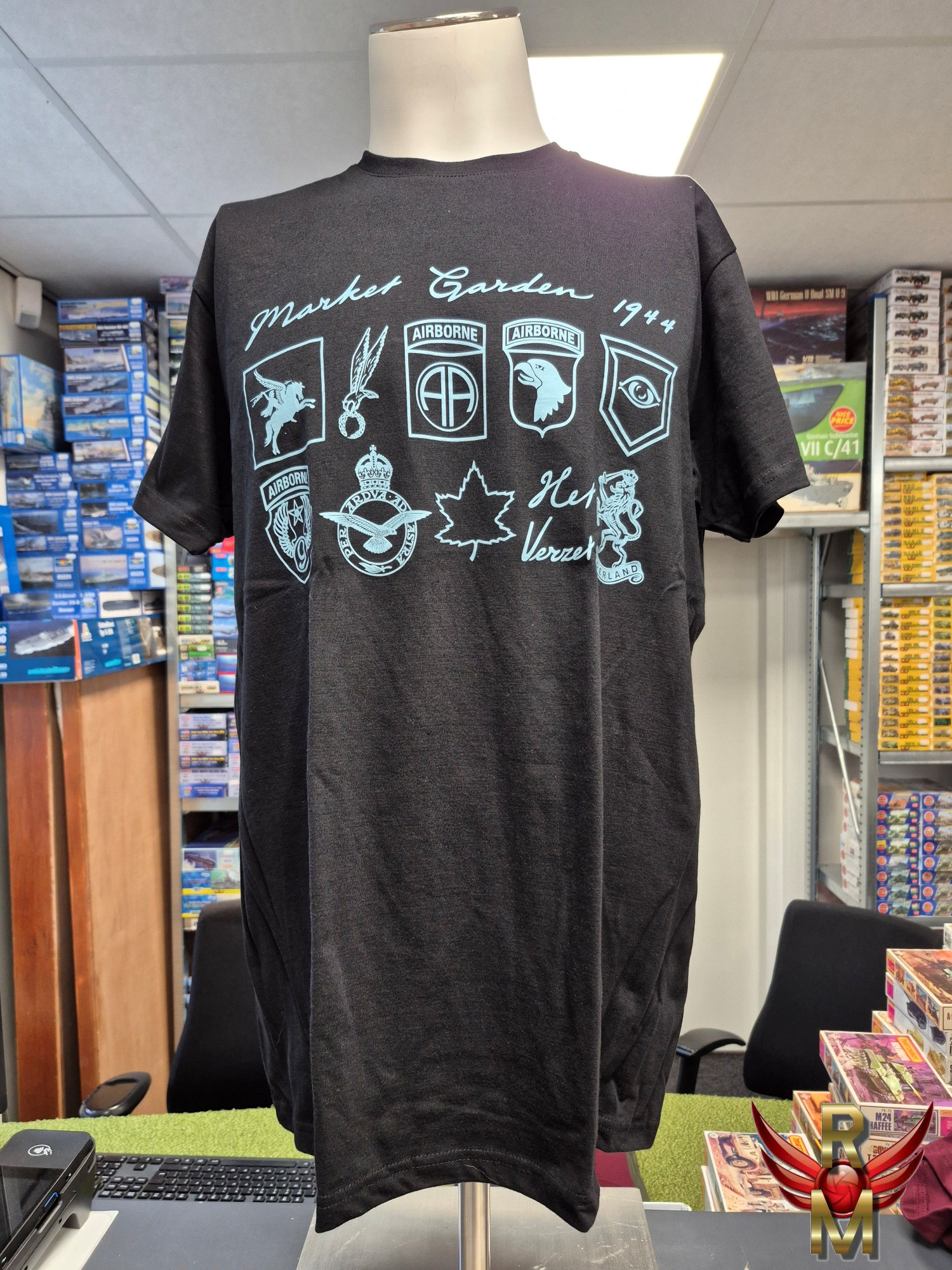 T-shirt Hulp voor Helden 2025 Black